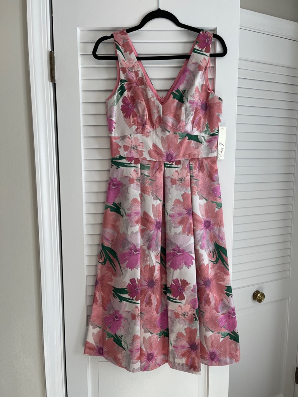 Eliza J Pink Floral V-Neck Sleeveless Midi Dress
